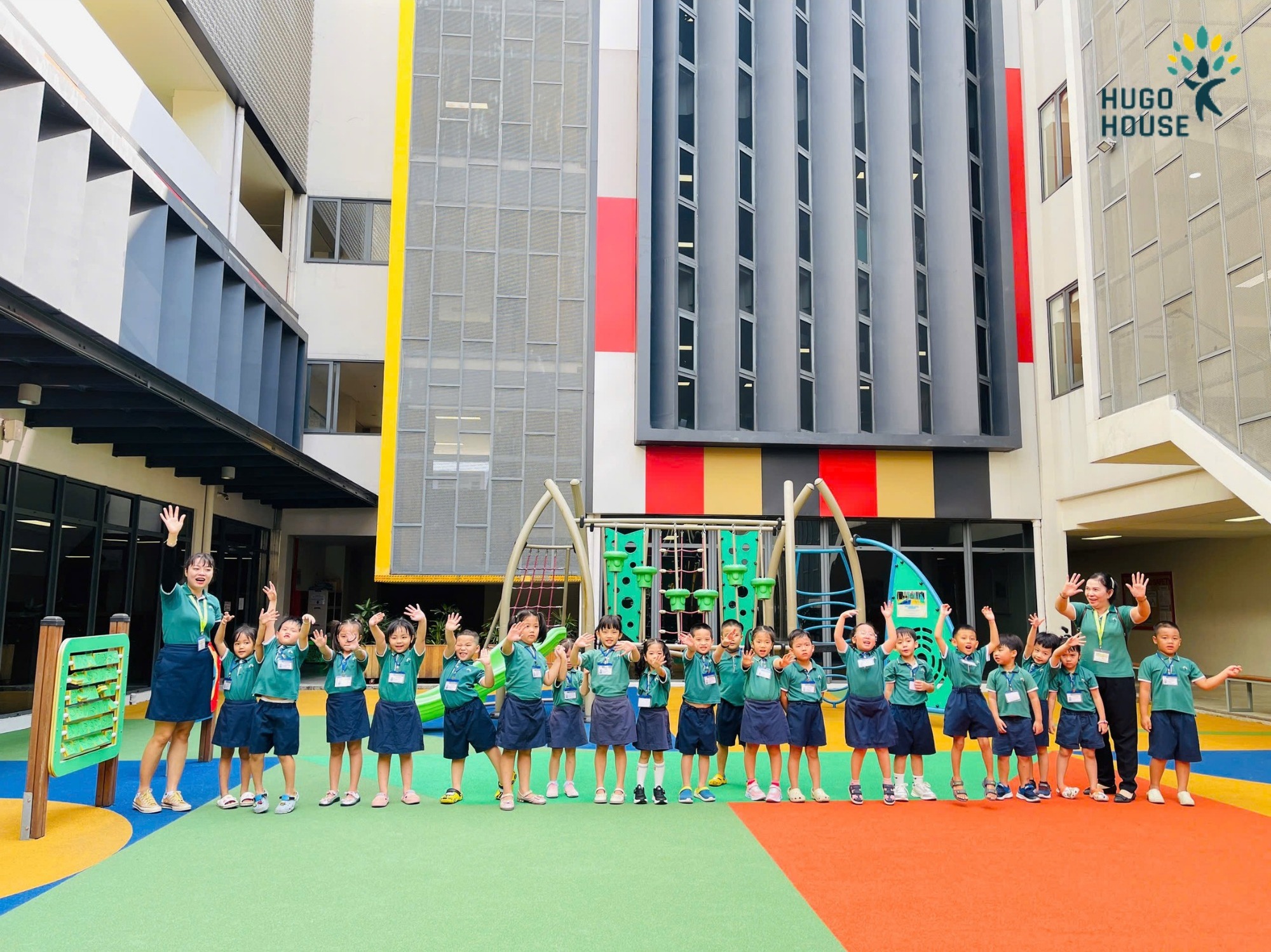 KHÁM PHÁ NGÔI TRƯỜNG LỚN – THAM QUAN EMASI