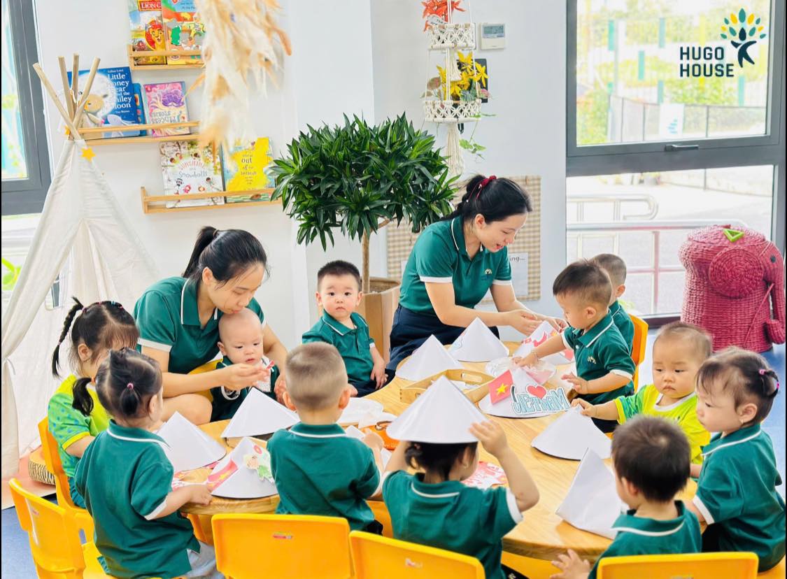 TỰ HÀO NÉT VIỆT – BÉ TRANG TRÍ NÓN LÁ