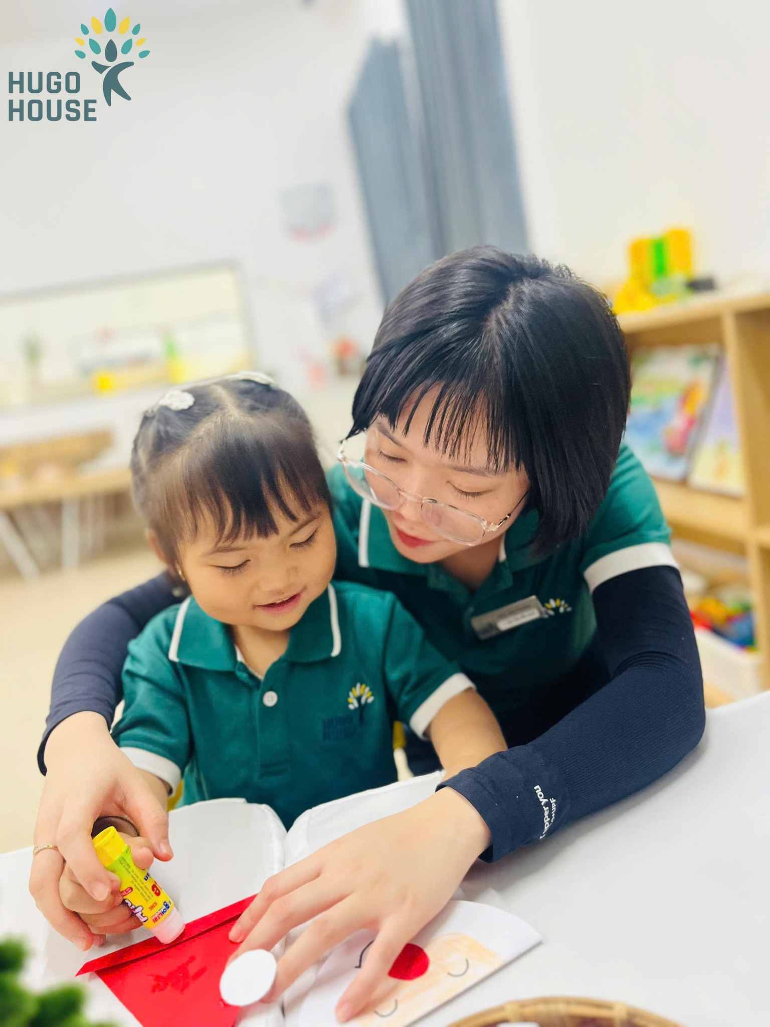 GIÁNG SINH GÕ CỬA TỪ NHỮNG ĐÔI TAY BÉ NHỎ