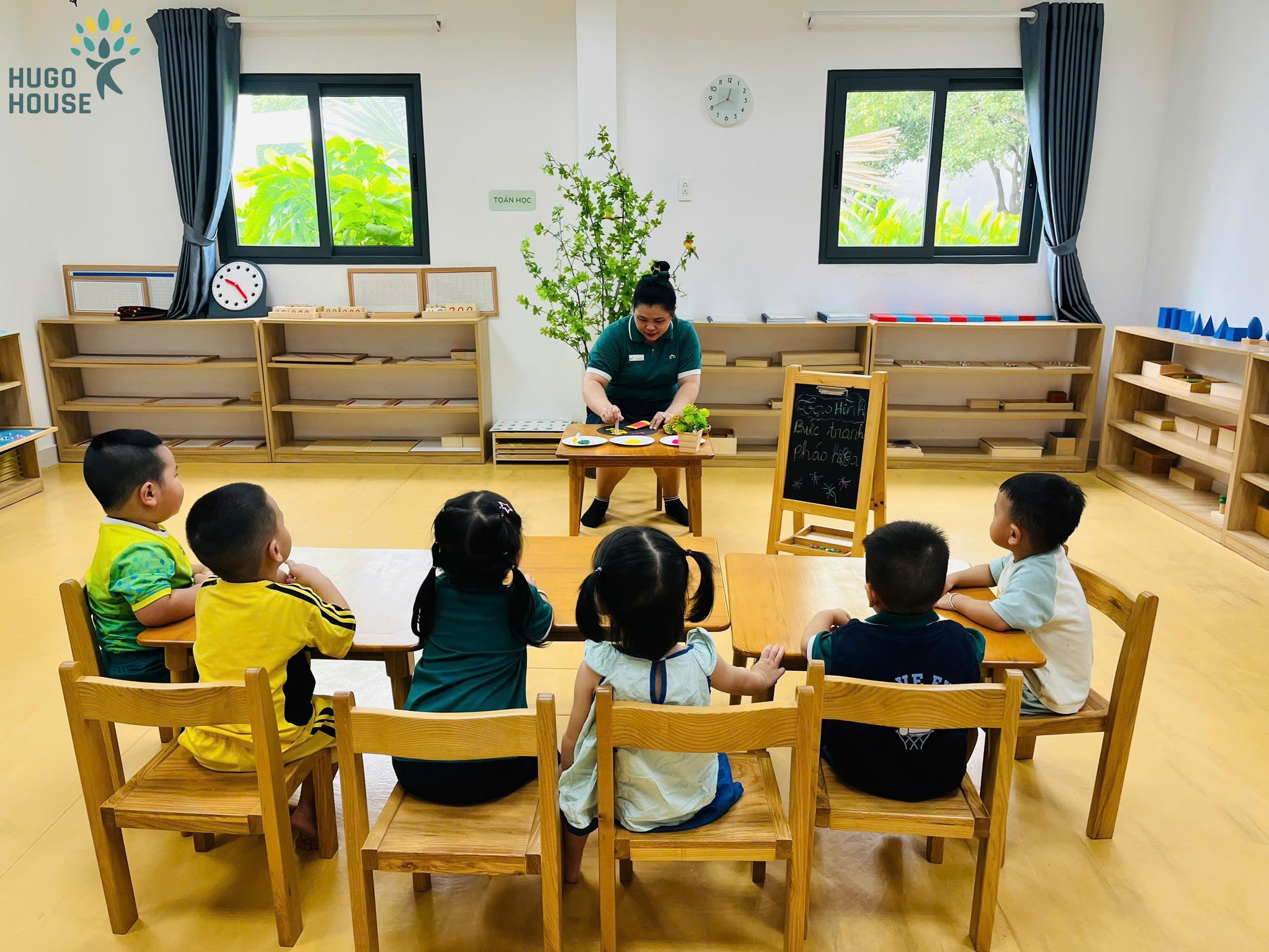 PHÁO HOA NHỎ XINH TRONG TAY BÉ