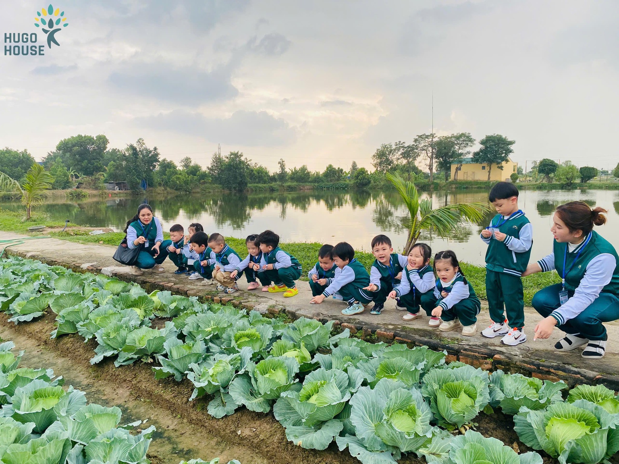 THEO CHÂN BÉ ĐẾN DOANH TRẠI BỘ ĐỘI 