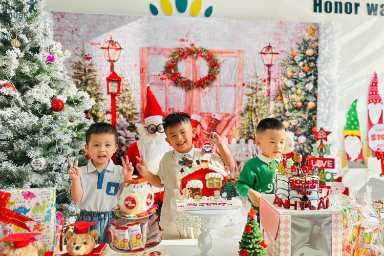 KHOẢNH KHẮC NGỌT NGÀO CỦA CÁC THIÊN THẦN NHỎ