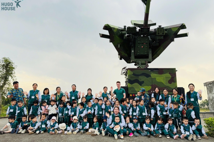 THEO CHÂN BÉ ĐẾN DOANH TRẠI BỘ ĐỘI