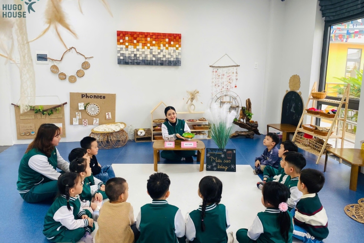 LẤP LÁNH MƯA SAO BĂNG TẠI HUGO HOUSE