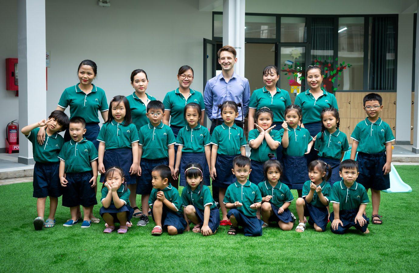 Đồng phục các bé Hugo House