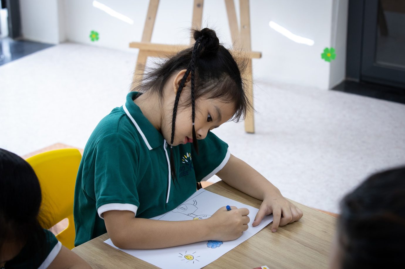 Giờ vẽ và tô màu