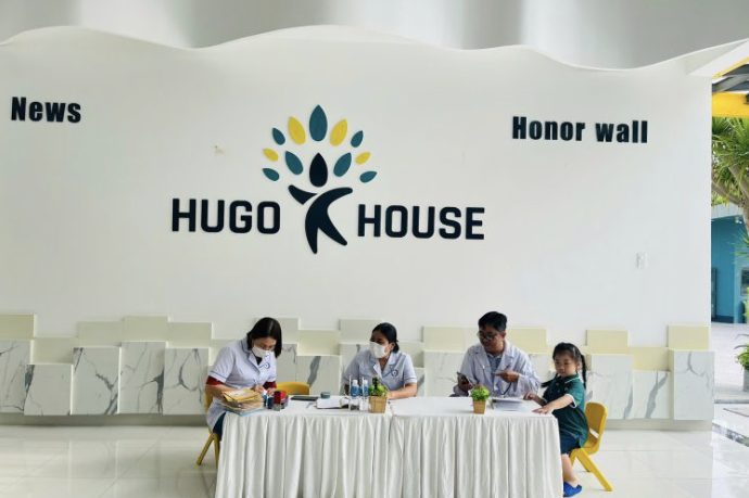 Khám sức khỏe định kỳ cho bé yêu của Hugo House