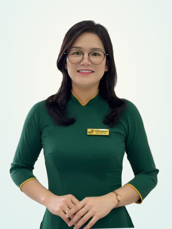 Ms Hong Ly – Principal