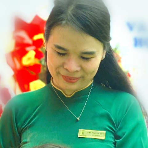 Cô Hương Giang – Hiệu trưởng