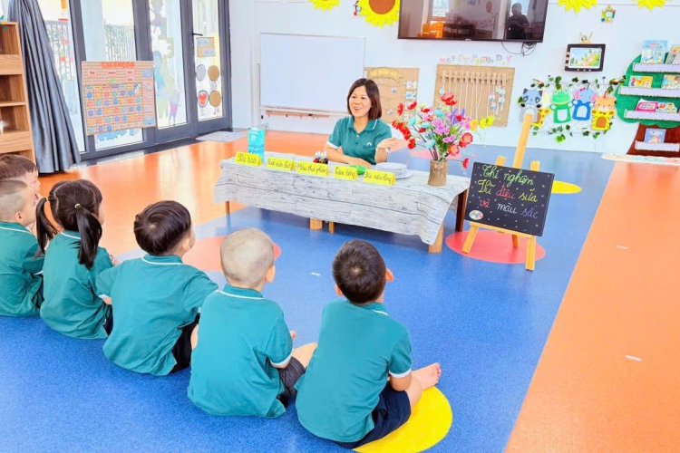  Vũ điệu sữa và màu sắc - Khám phá khoa học cùng bé yêu