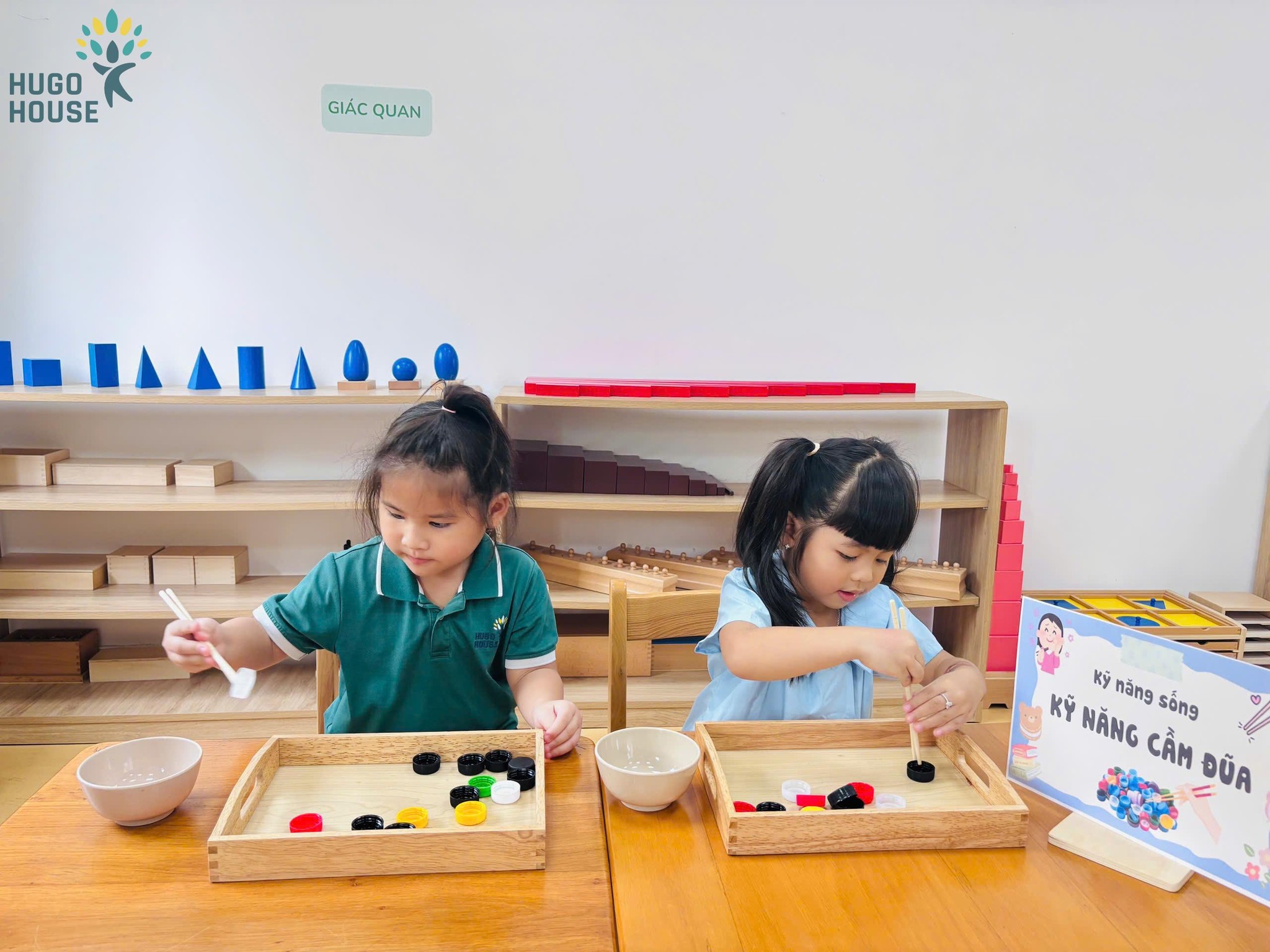 BÉ HỌC CẦM ĐŨA - THỬ THÁCH VUI NHỘN