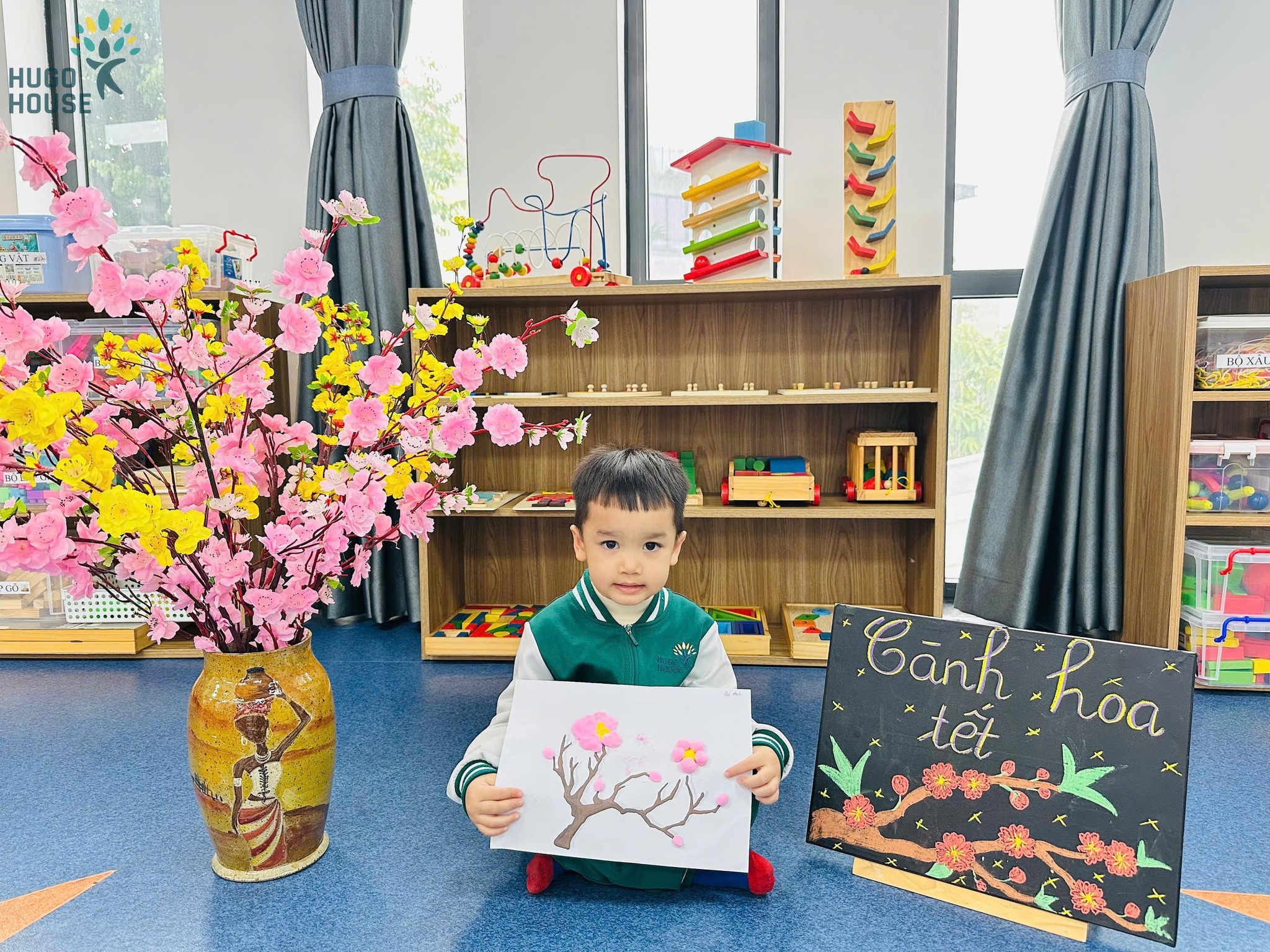 BÀN TAY NHỎ DỆT NÊN SẮC XUÂN