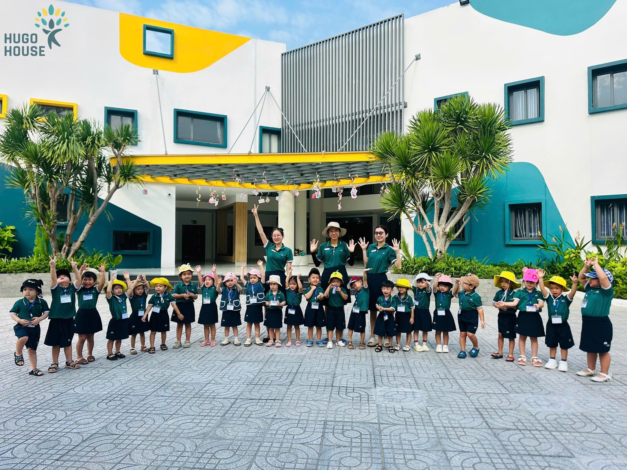 MỘT NGÀY THẬT VUI CỦA NHỮNG THIÊN THẦN NHỎ