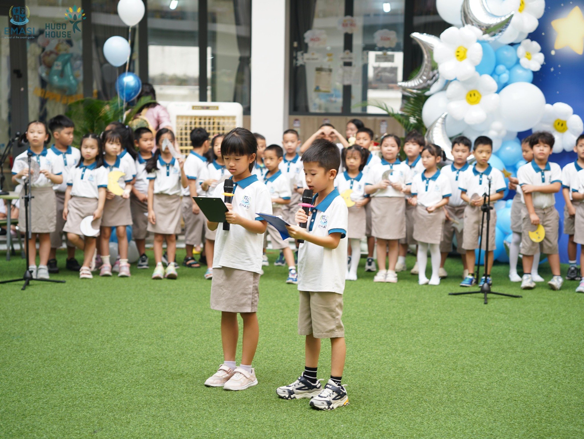LOVE THROUGH DARK AND LIGHT - TÌNH YÊU THƯƠNG QUA NHỮNG KHOẢNH KHẮC SÁNG TỐI 