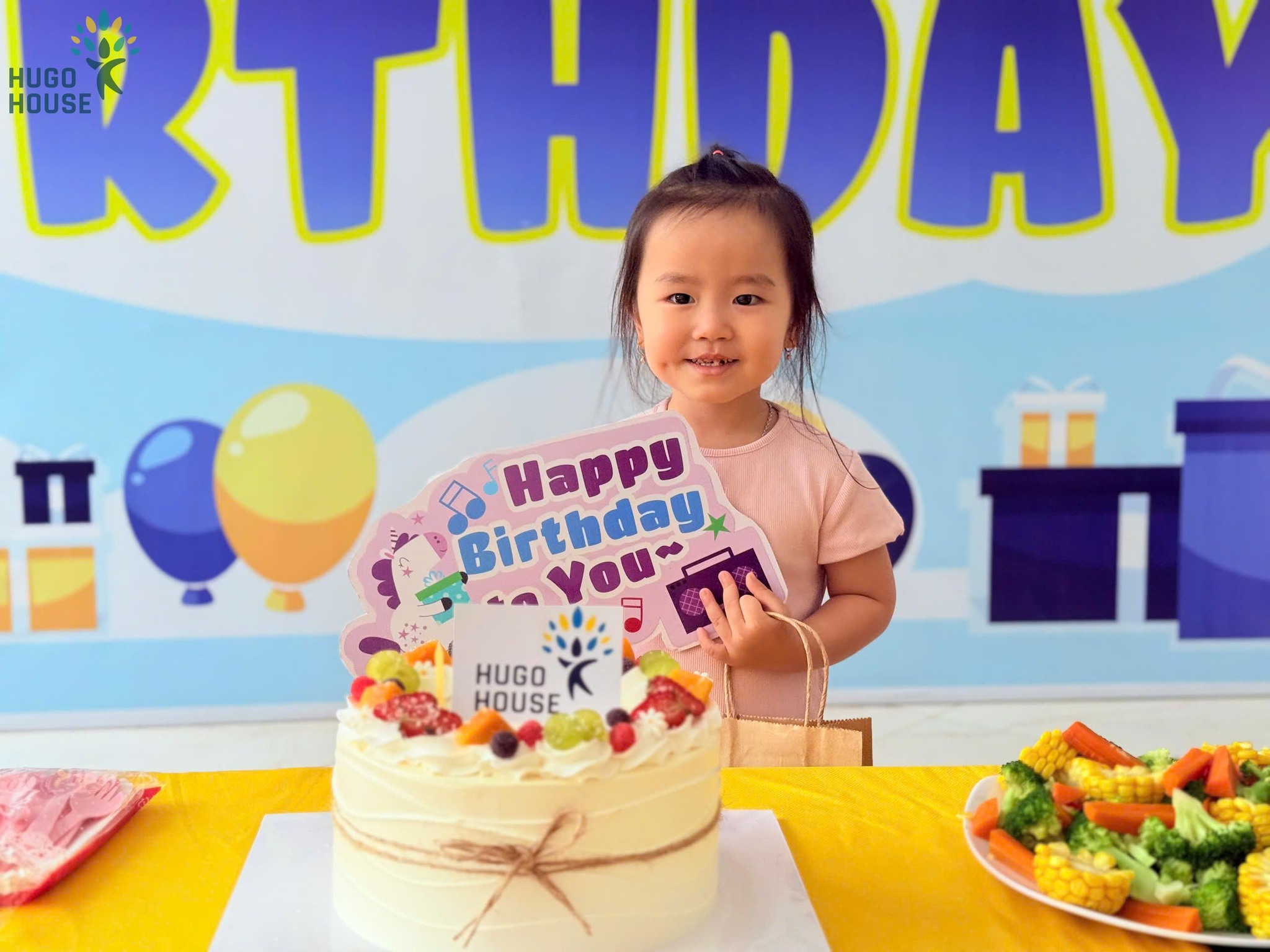 SINH NHẬT THÁNG TƯ RỰC RỠ CỦA CÁC THIÊN THẦN NHỎ