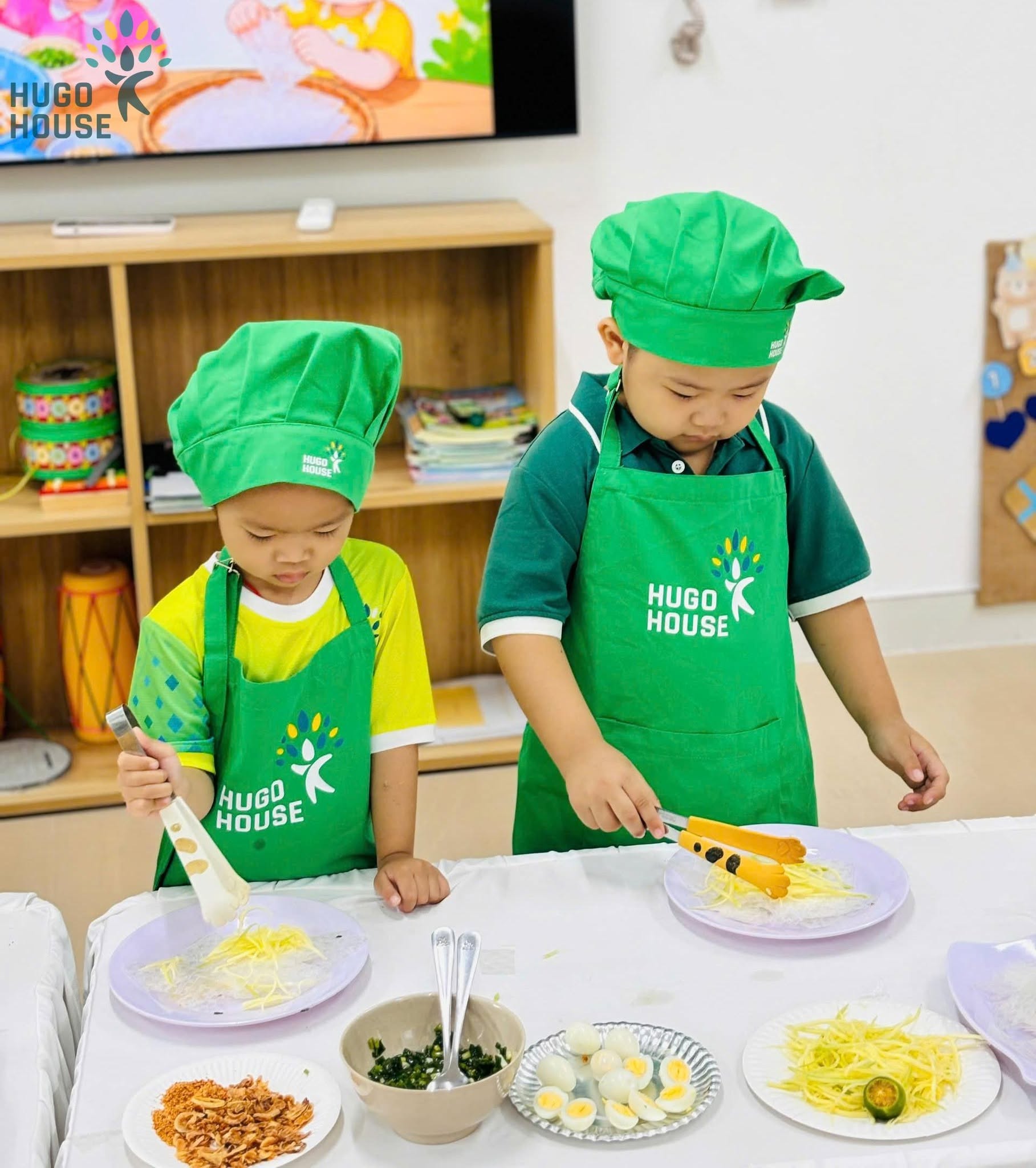 BÁNH TRÁNG TRỘN CỦA NHỮNG ĐẦU BẾP NHÍ