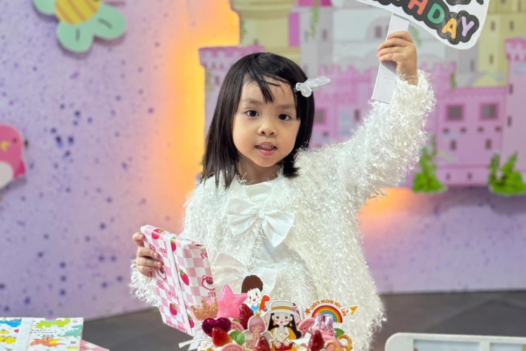 CHÚC MỪNG SINH NHẬT CÁC BÉ THÁNG 11