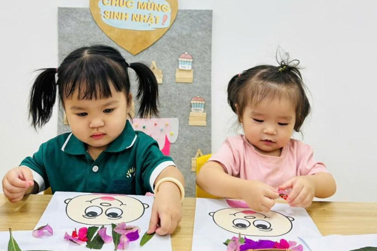 BÉ SÁNG TẠO CÙNG NHỮNG CHIẾC LÁ XANH