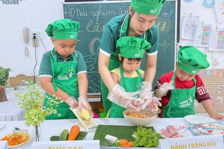 NHỮNG CHIẾC CHẢ GIÒ NHỎ XINH GÓI TRỌN TIẾNG CƯỜI 