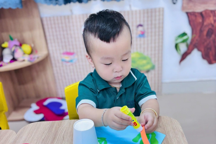 CHÚ BẠCH TUỘC NHỎ TỪ ĐẠI DƯƠNG XANH 
